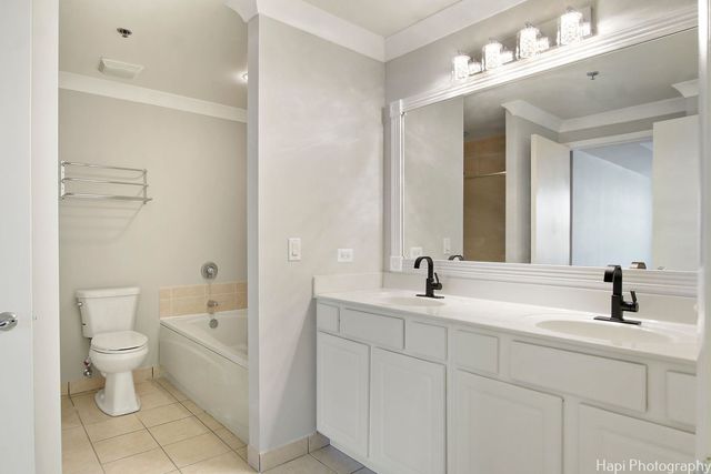 77 S Evergreen Avenue 206, Arlington Heights, IL 60005