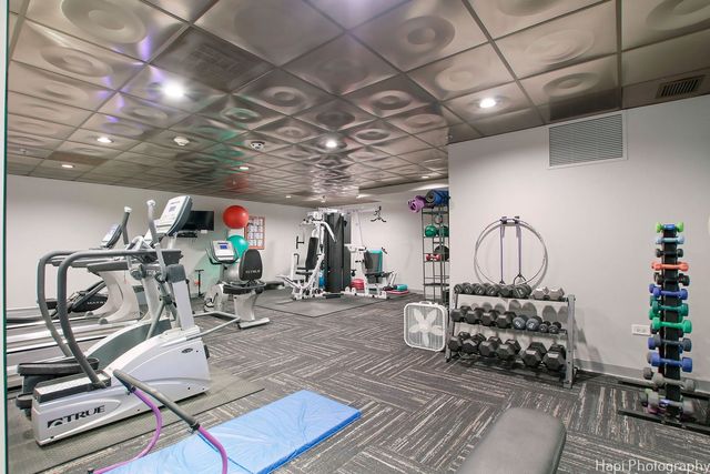 77 S Evergreen Avenue 206, Arlington Heights, IL 60005