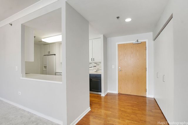 77 S Evergreen Avenue 206, Arlington Heights, IL 60005