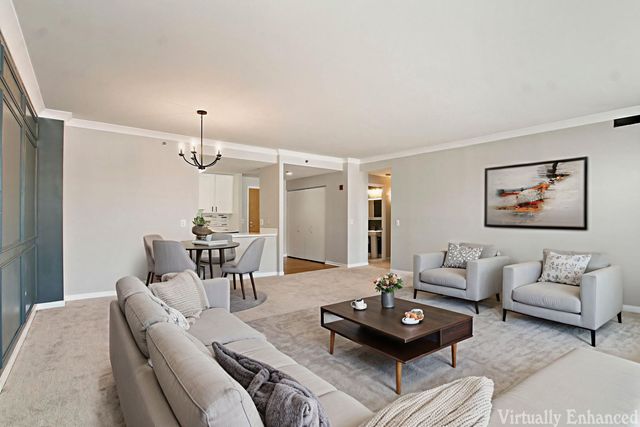 77 S Evergreen Avenue 206, Arlington Heights, IL 60005