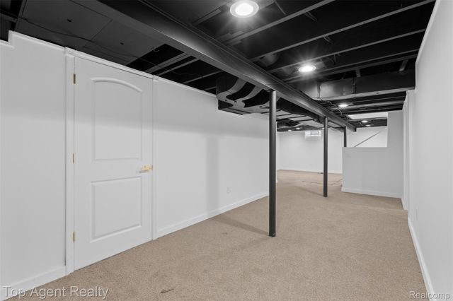 15510 Veronica Avenue, Eastpointe, MI 48021