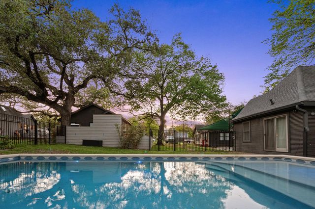 1503 Drake Ave B, Austin, TX 78704