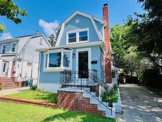 6 Pershing Avenue, Valley Stream, NY 11581