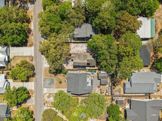 159 NW 9th Street, Oak Island, NC 28465