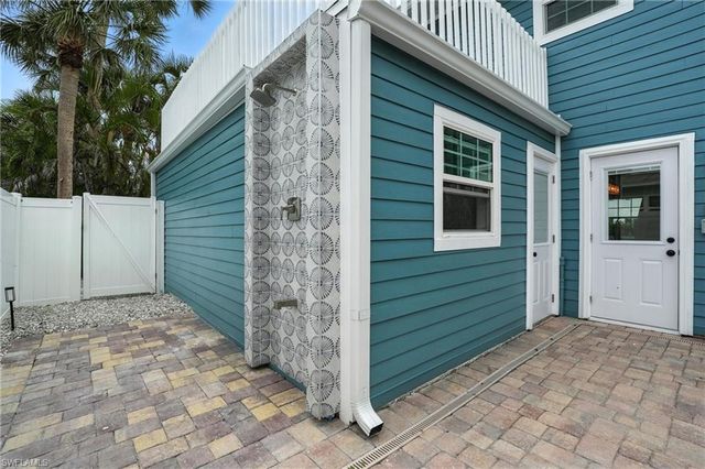 4880 Coquina RD, Fort Myers Beach, FL 33931