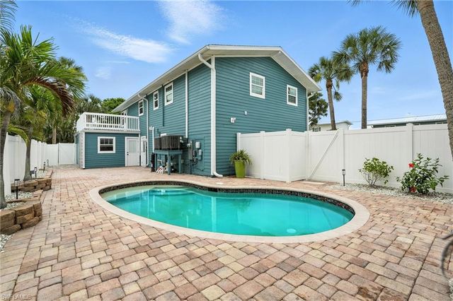 4880 Coquina RD, Fort Myers Beach, FL 33931