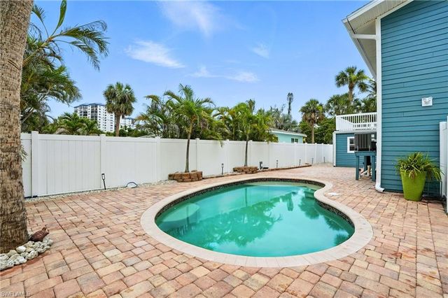 4880 Coquina RD, Fort Myers Beach, FL 33931