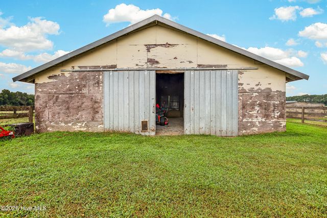 2361 Willard Road, Wallace, NC 28466