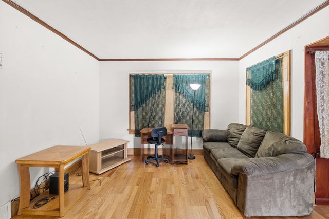 2337 Amherst Street, Des Moines, IA 50313