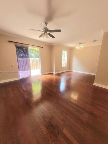 8707 Buckskin Manor 512, Davie, FL 33328