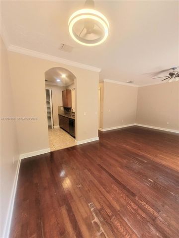8707 Buckskin Manor 512, Davie, FL 33328