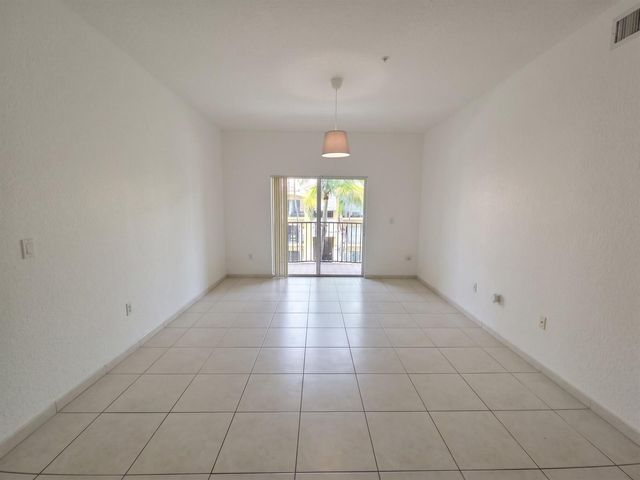 7240 NW 114th Avenue 304, Doral, FL 33178