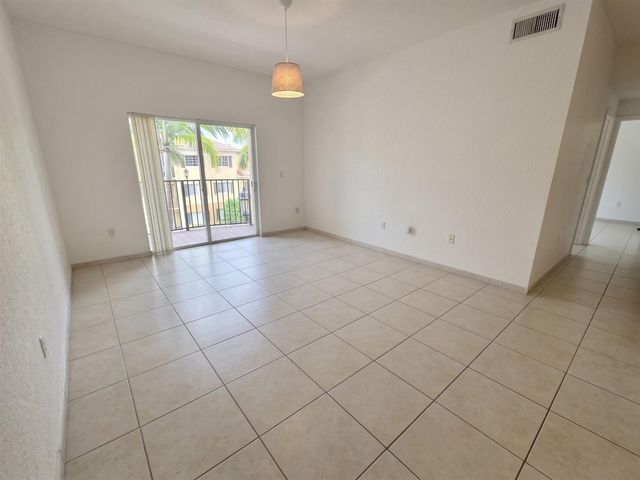 7240 NW 114th Avenue 304, Doral, FL 33178