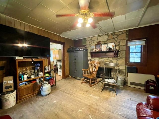 130 Lookout Road, Asheville, NC 28804