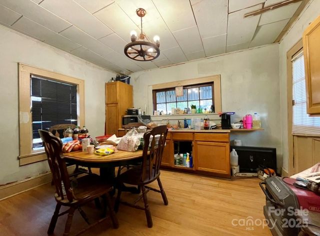 130 Lookout Road, Asheville, NC 28804