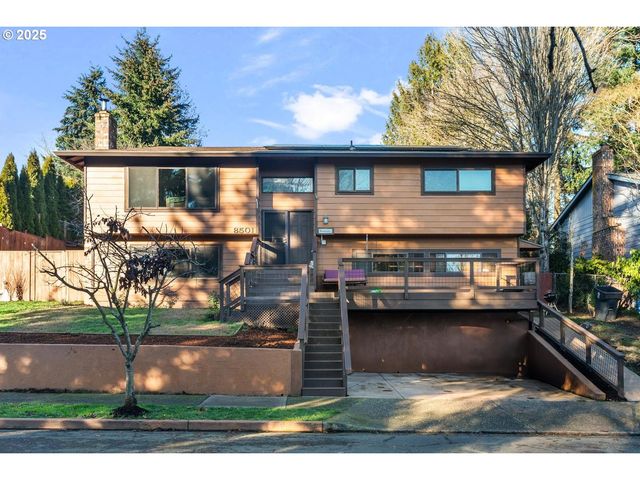 8501 Sw IROQUOIS Dr, Tualatin, OR 97062