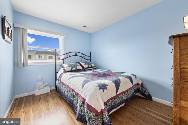 20 GEORGE DRIVE, Manahawkin, NJ 08050