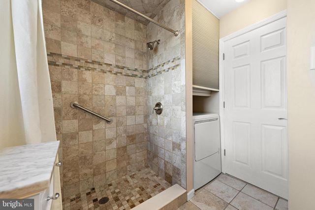 20 GEORGE DRIVE, Manahawkin, NJ 08050