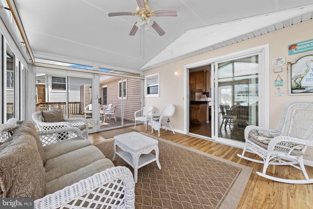 20 GEORGE DRIVE, Manahawkin, NJ 08050