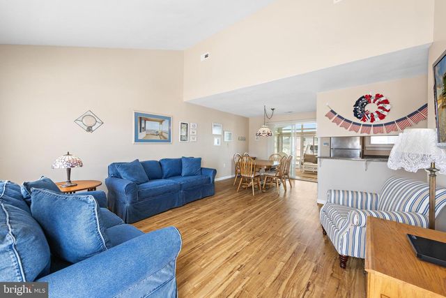20 GEORGE DRIVE, Manahawkin, NJ 08050