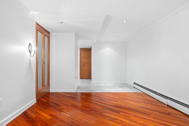 303 W 80th St Apt 1A, New York City, NY 10024