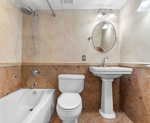 303 W 80th St Apt 1A, New York City, NY 10024