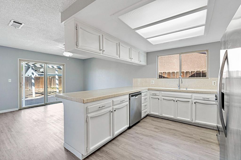Image 11 of property listing at 3231 Mulberry Street, Selma, CA 93662