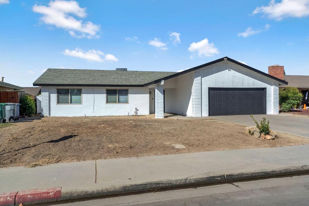 Image 2 of property listing at 3231 Mulberry Street, Selma, CA 93662