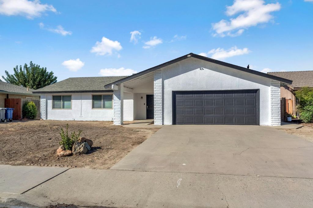 Image 3 of property listing at 3231 Mulberry Street, Selma, CA 93662
