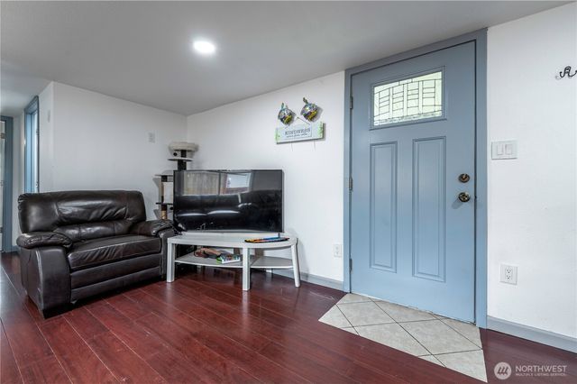 29401 Military Road S #33, Federal Way, WA 98003