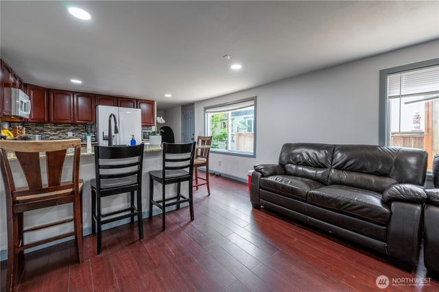 29401 Military Road S #33, Federal Way, WA 98003