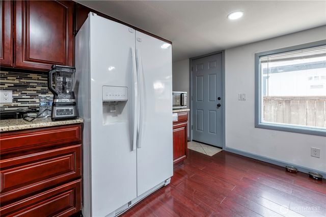 29401 Military Road S #33, Federal Way, WA 98003