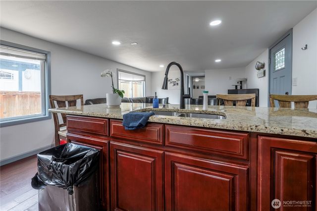 29401 Military Road S #33, Federal Way, WA 98003