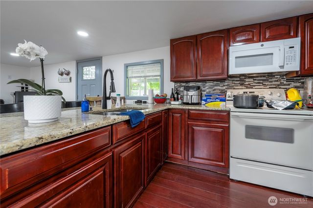 29401 Military Road S #33, Federal Way, WA 98003