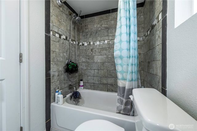 29401 Military Road S #33, Federal Way, WA 98003