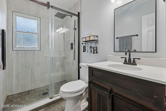 5 Lake Drive, Howell, NJ 07731