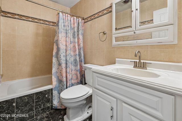 5 Lake Drive, Howell, NJ 07731