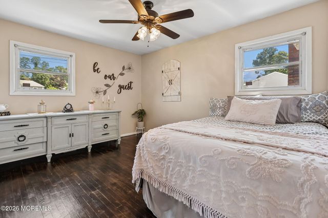 5 Lake Drive, Howell, NJ 07731
