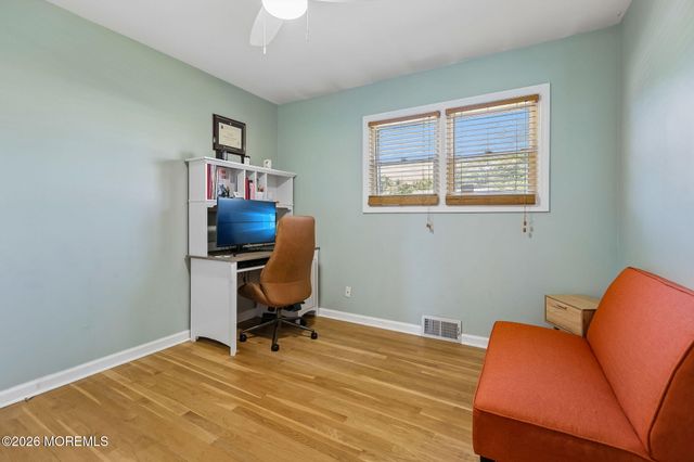 5 Lake Drive, Howell, NJ 07731