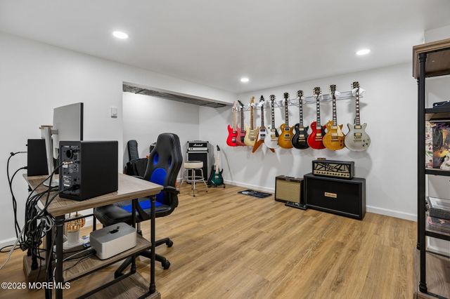 5 Lake Drive, Howell, NJ 07731