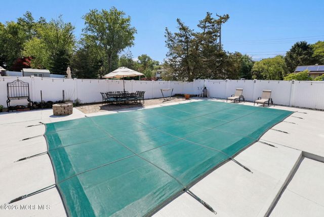 5 Lake Drive, Howell, NJ 07731