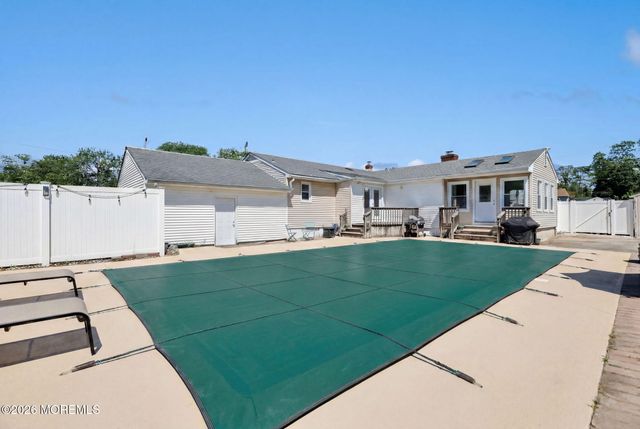 5 Lake Drive, Howell, NJ 07731