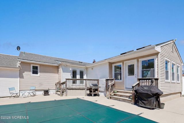 5 Lake Drive, Howell, NJ 07731