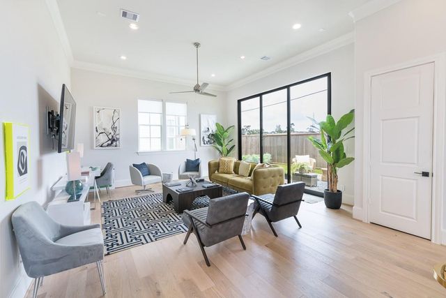 1027 Golden Nectar Lane, Houston, TX 77008