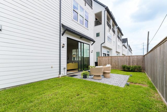 1027 Golden Nectar Lane, Houston, TX 77008