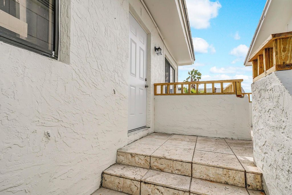 652 Hernando Street C, Fort Pierce, FL 34949