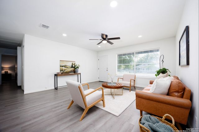 103 ebbtide, San Antonio, TX 78227