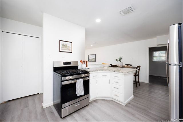 103 ebbtide, San Antonio, TX 78227