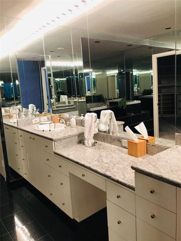 5110 San Felipe Street 273, Houston, TX 77056