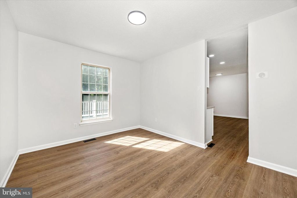 Image 11 of property listing at 6622 GOOSEANDER CT, Frederick, MD 21703
